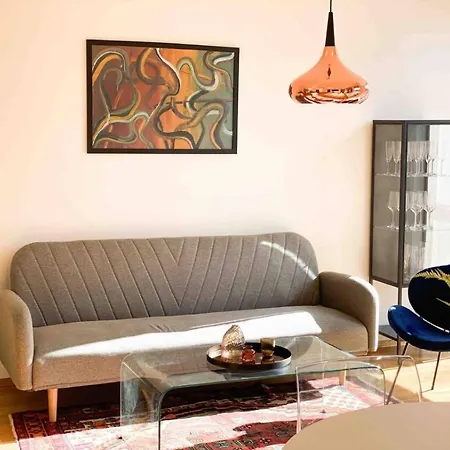 Moderne Midt I Sentrum